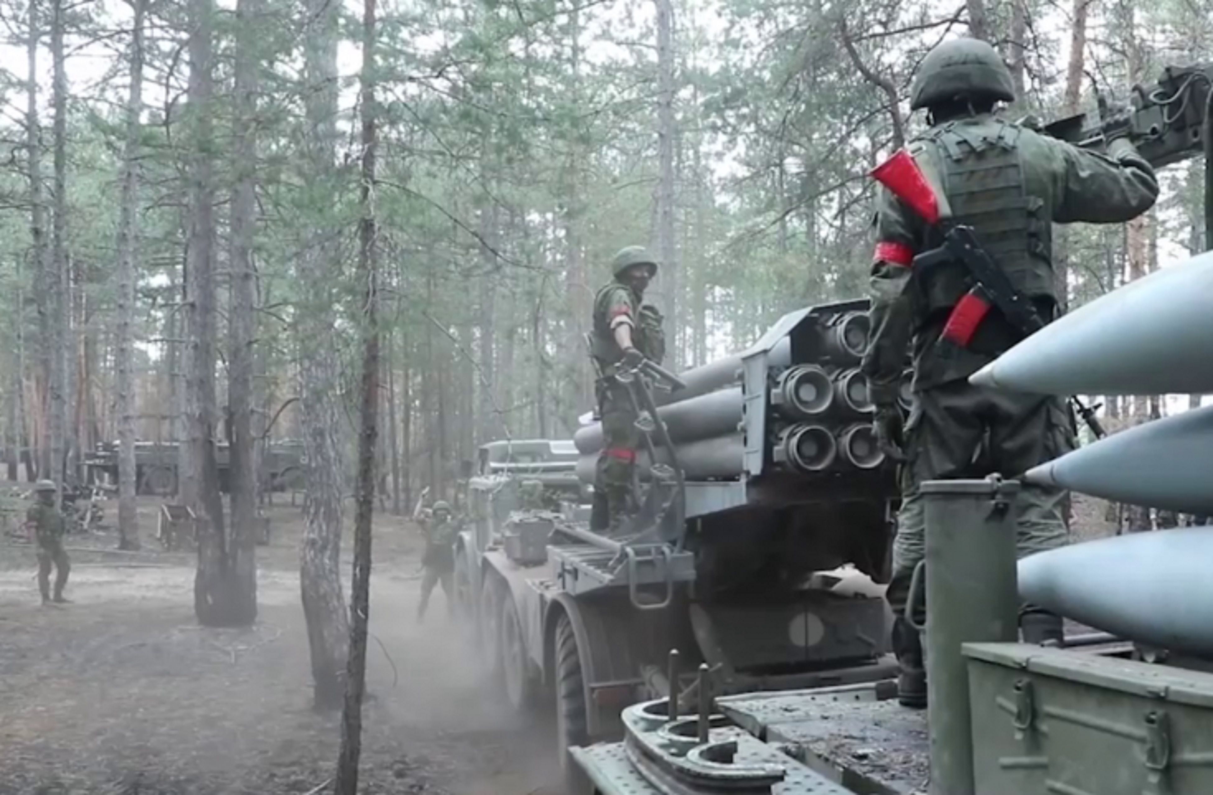 Ситуація на Луганщині - як росіяни зариваються у Сватовому та Троїцькому Ситуація на Луганщині - як росіяни зариваються у Сватовому та Троїцькому