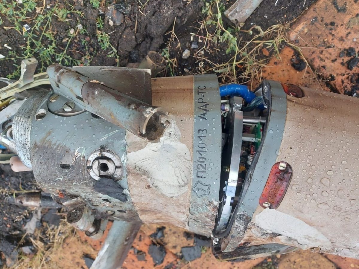 Ночью враг ударил по многоэтажке в Бахмуте: под завалами могут быть люди Ночью враг ударил по многоэтажке в Бахмуте: под завалами могут быть люди