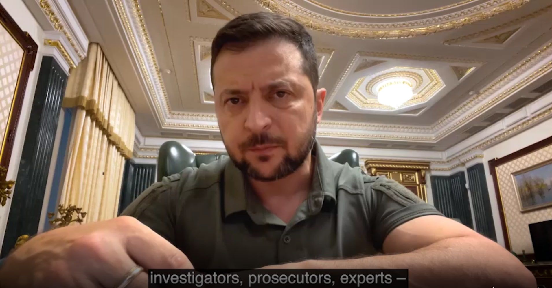 У лісі біля Ізюма виявили 400 могил – Зеленський повідомив, що там поховані цілі родини У лісі біля Ізюма виявили 400 могил – Зеленський повідомив, що там поховані цілі родини