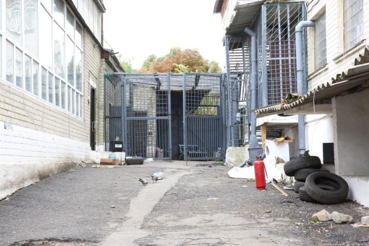 Пытки гражданских - в Балаклее россияне издевались и избивали задержанных женщин - 24 Канал Пытки гражданских - в Балаклее россияне издевались и избивали задержанных женщин - 24 Канал