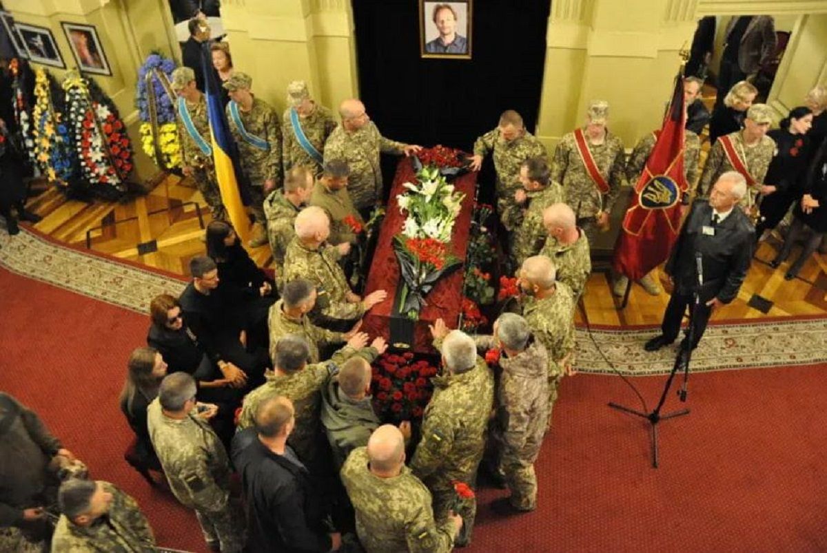 Відбулось прощання з загиблим Олександром Шаповалом Відбулось прощання з загиблим Олександром Шаповалом