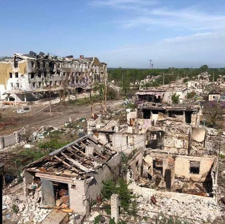 Росіяни знищили Рубіжне вщент Росіяни знищили Рубіжне вщент