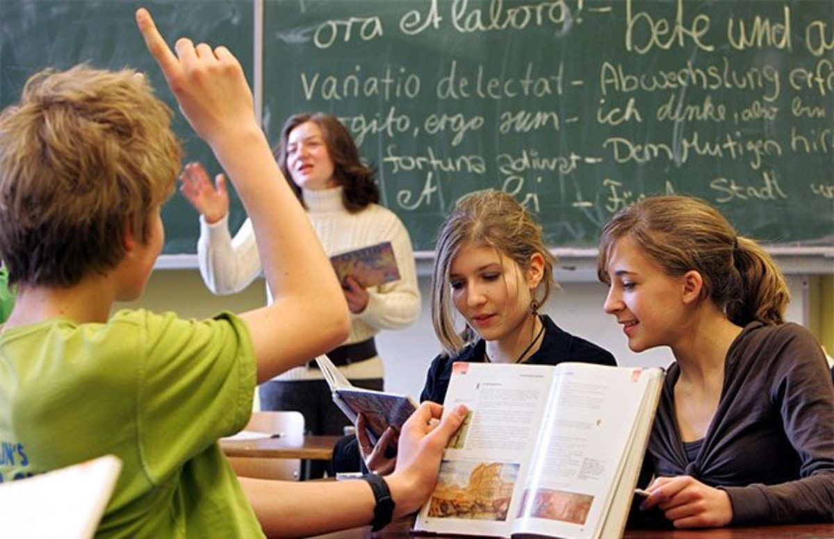 Школа у Німеччині - українка розповіла, як зібрати першокласника 