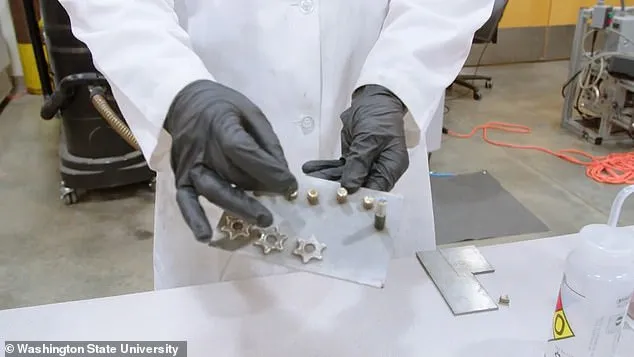 Примеры напечатанных деталей Примеры напечатанных деталей