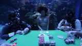 Рыбалка, стриптиз и покер под водой: самые необычные турниры в истории покера