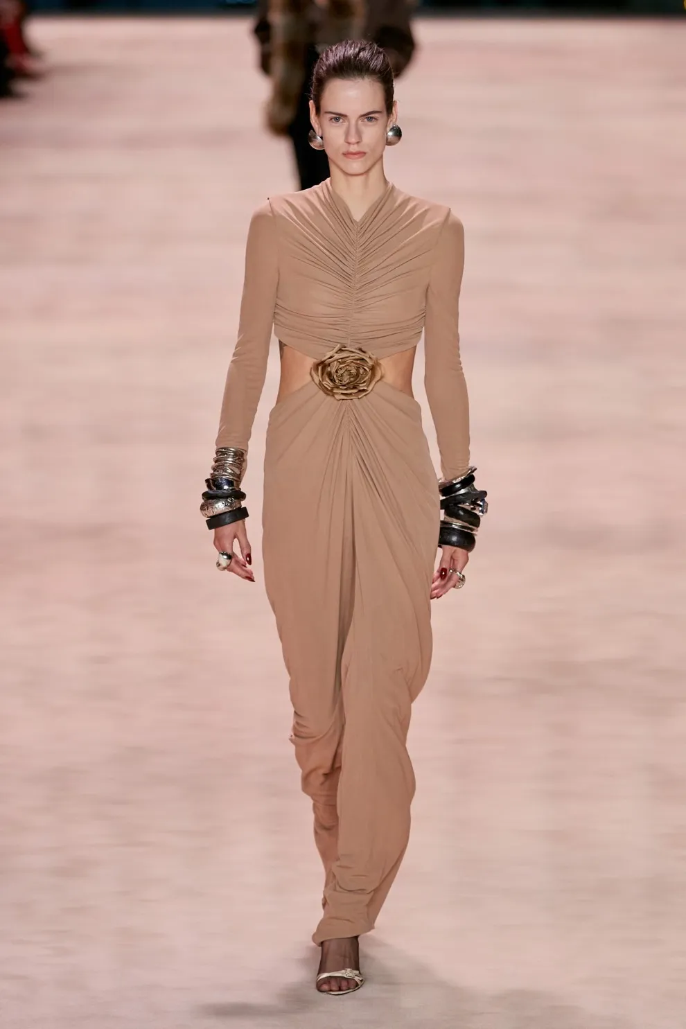 Актуальные платья на осенний сезон Актуальные платья на осенний сезон