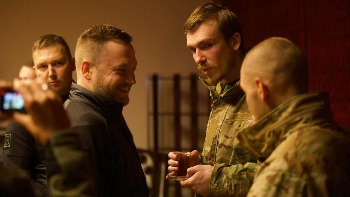 Редіс, Калина, Волина, Олег Хоменко та Денис Шлега після обміну житимуть у Туреччині - 24 Канал Редіс, Калина, Волина, Олег Хоменко та Денис Шлега після обміну житимуть у Туреччині - 24 Канал