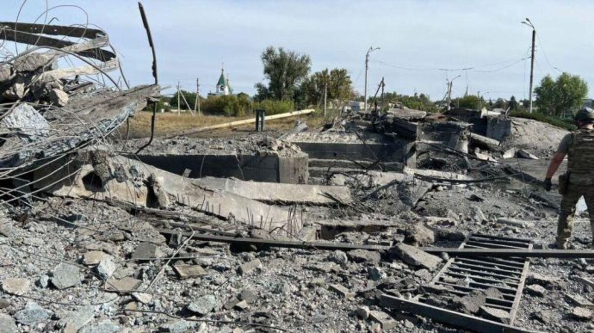 Росіяни знищили міст, що поєднував дві частини Бахмута