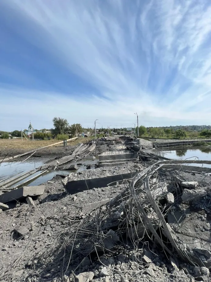 Разбитый мост в Бахмуте Разбитый мост в Бахмуте