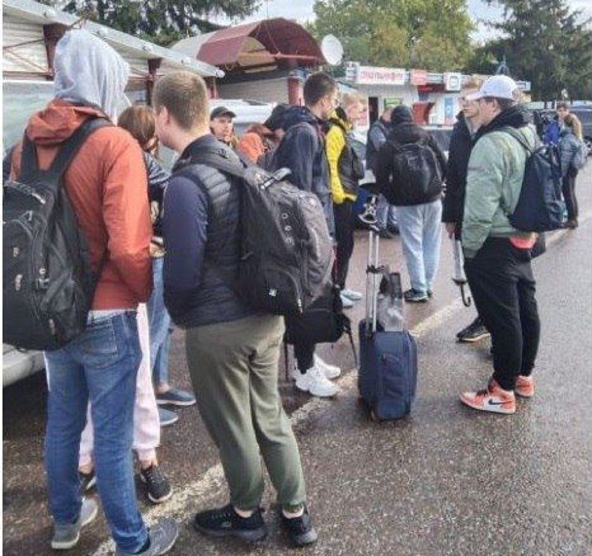 Студенти зібрались на акцію Студенти зібрались на акцію