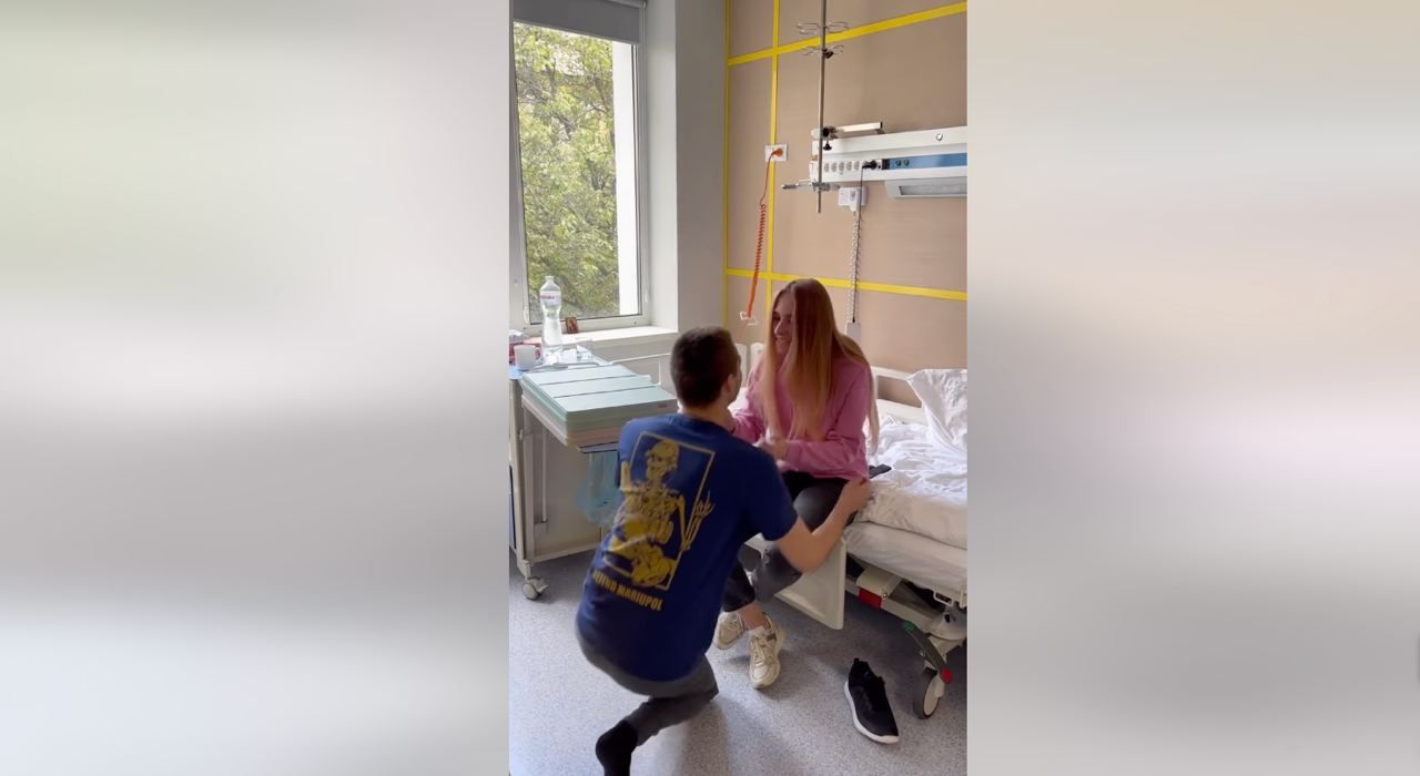 Хорус освідчився коханій прямо у лікарні Хорус освідчився коханій прямо у лікарні