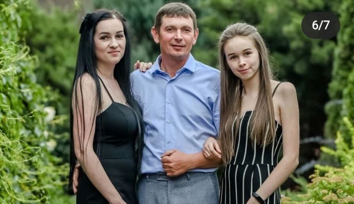 Яна Олексієнко з чоловіком та донькою Яна Олексієнко з чоловіком та донькою