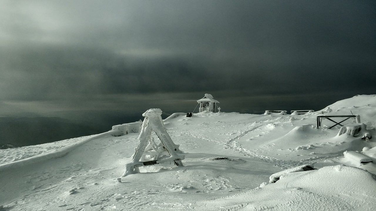 Снежные вершины Карпат