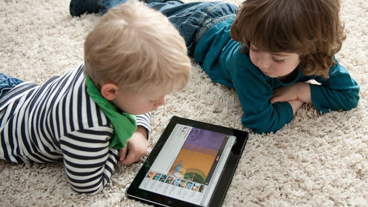 Вредное влияние интернета на школьников – как не позволить разрушить психику Вредное влияние интернета на школьников – как не позволить разрушить психику