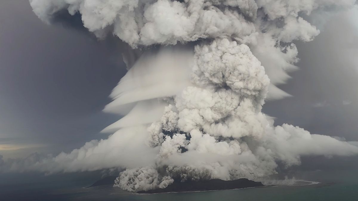Вулкан Тонга може поглибити глобальне потепління через масштабні викиди водяної пари - Техно