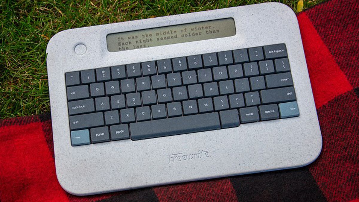 Компанія Astrohaus представила незвичайний ноутбук Freewrite для письменників - Техно