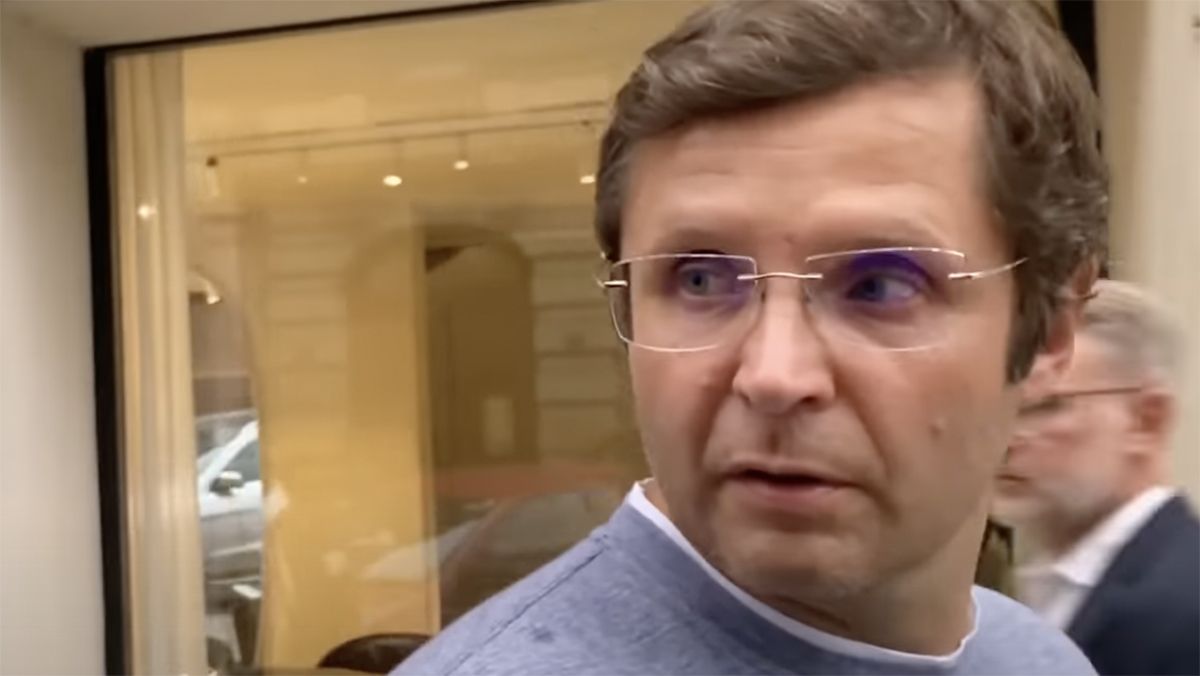 Слуга народа должна дать жесткую оценку нардепу Холодову за выезд в Вену Слуга народа должна дать жесткую оценку нардепу Холодову за выезд в Вену