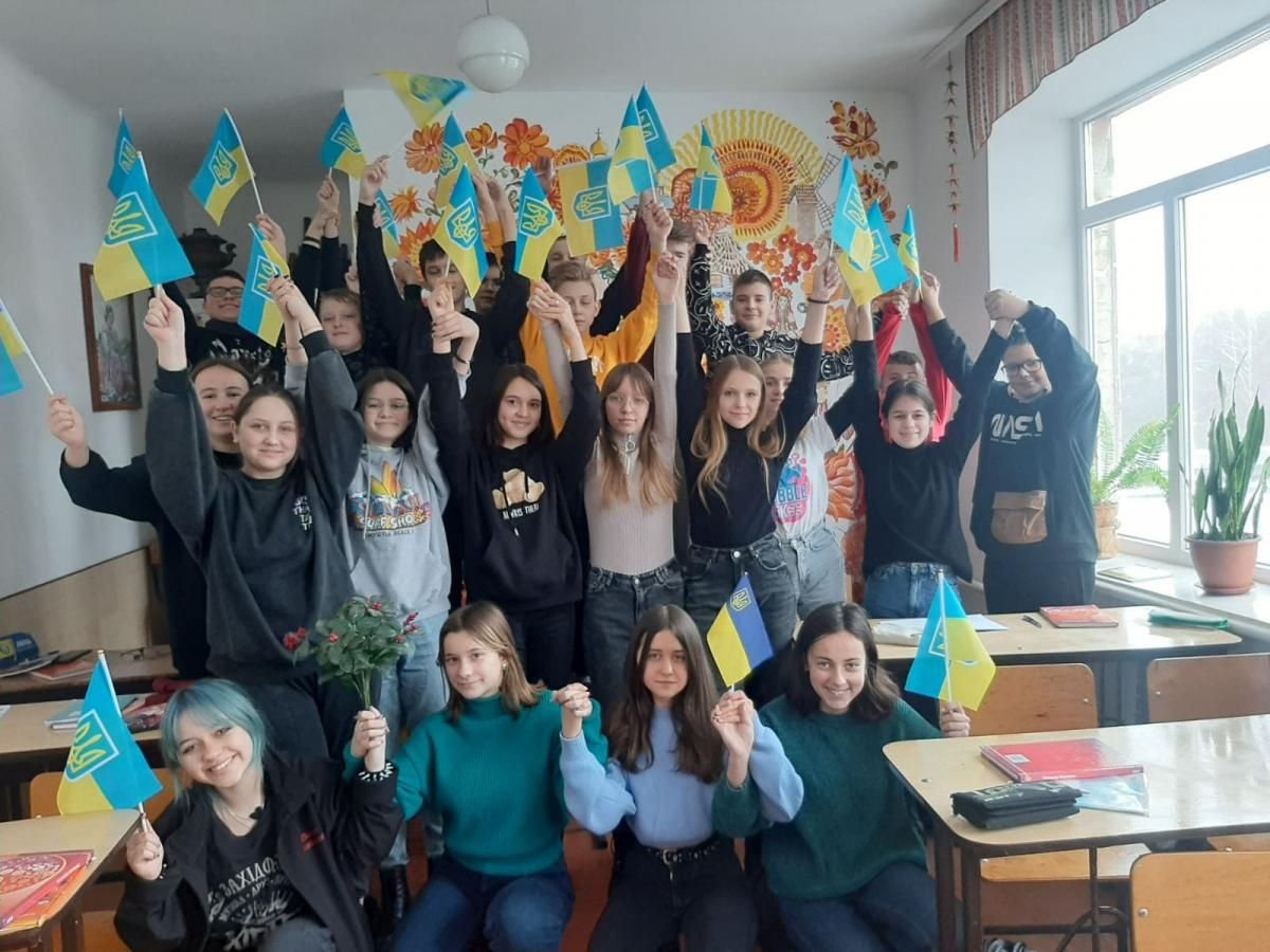 День вчителя 2022 - добірка сценаріїв на свято - як привітати День вчителя 2022 - добірка сценаріїв на свято - як привітати