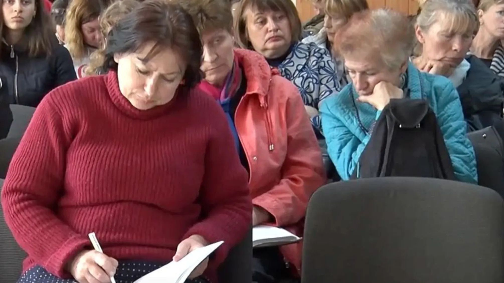 Мариуполь сейчас – оккупанты обязали учителей получить российское гражданство Мариуполь сейчас – оккупанты обязали учителей получить российское гражданство