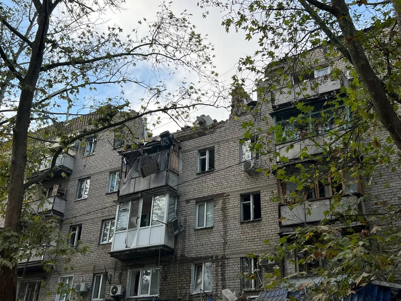 Наслідки удару по будинку у Миколаєві