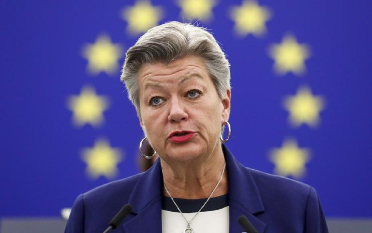 Єврокомісія представила нові рекомендації щодо видачі віз росіянам Єврокомісія представила нові рекомендації щодо видачі віз росіянам