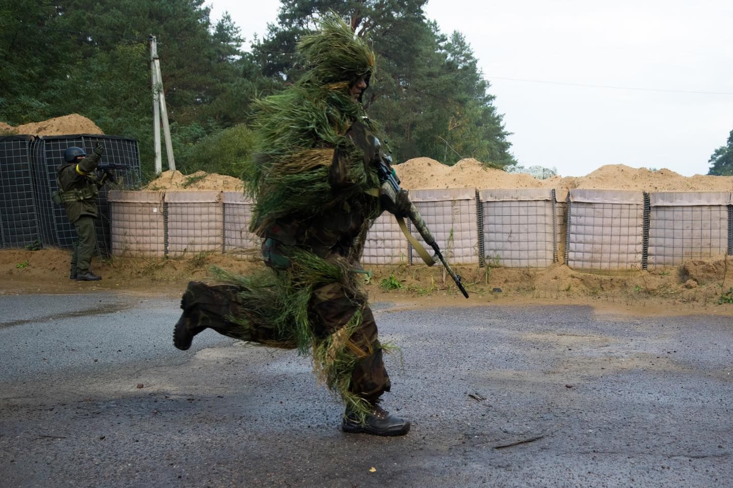Українські військові тренувалися відбивати атаки з боку Білорусі Українські військові тренувалися відбивати атаки з боку Білорусі