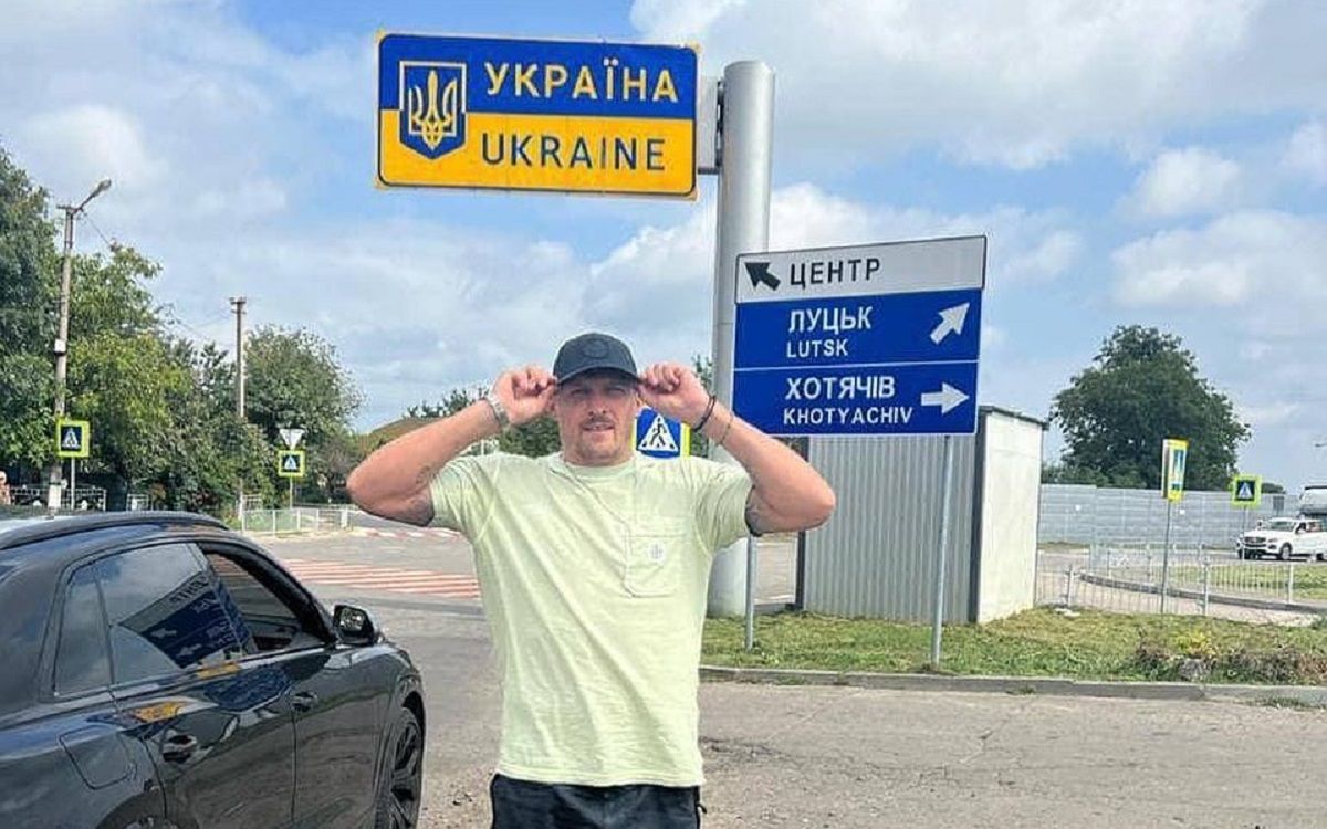 Усик на передовой – чем занимается боксер после реванша – 24 канал