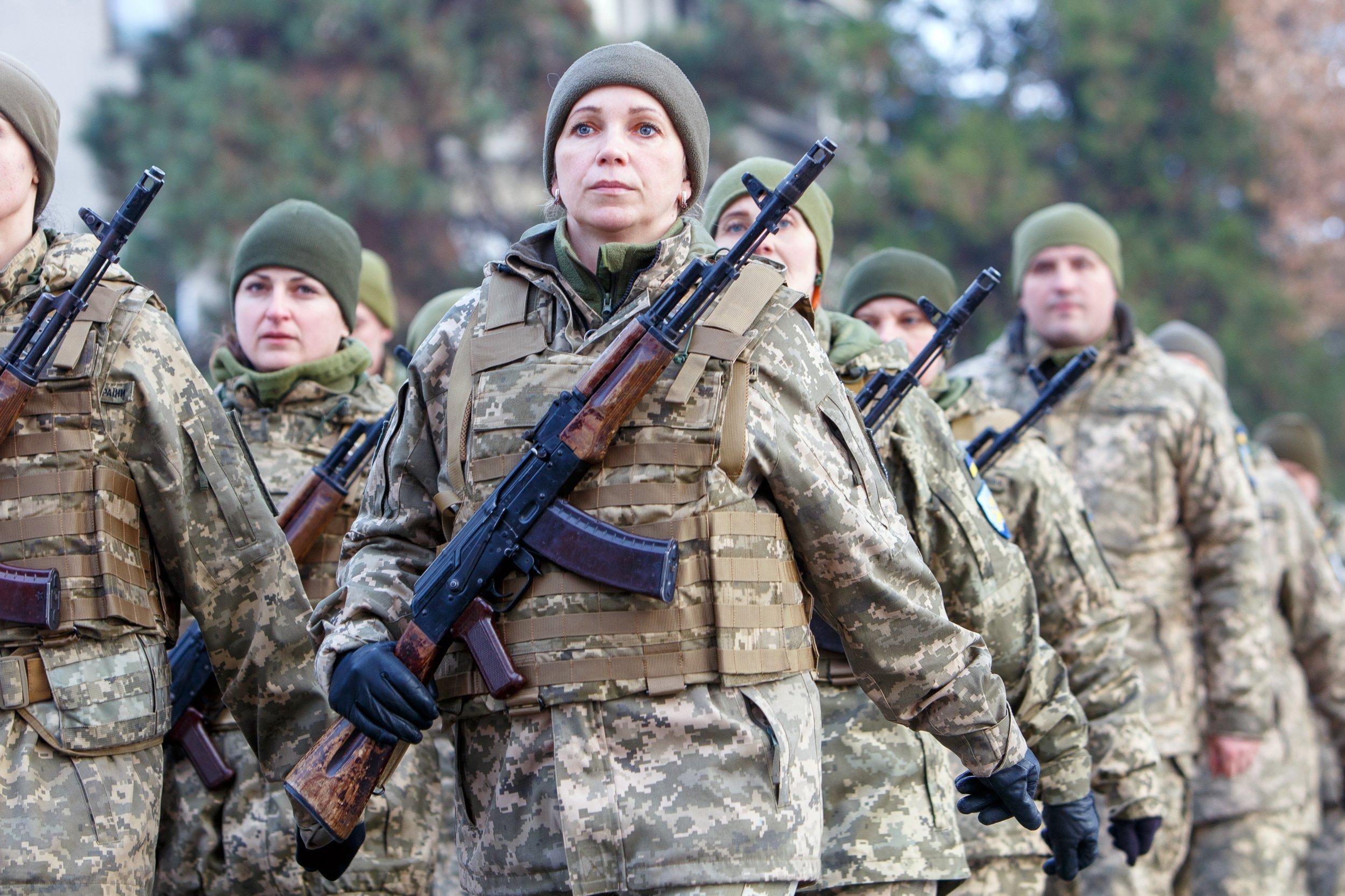 Військовий облік жінок - чи підлягають призову ті, хто закінчив спецкурси