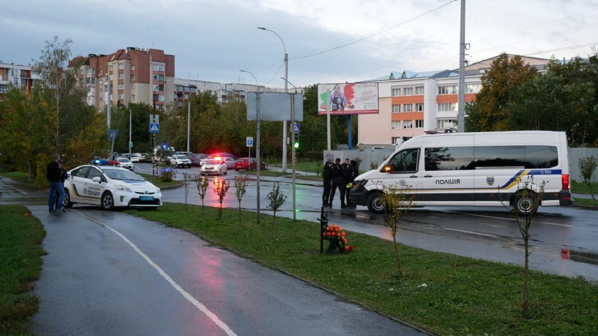 Стрілянина в Чернівцях: поліцейські прибули через розпусні дії невідомого на території школи - 24 Канал