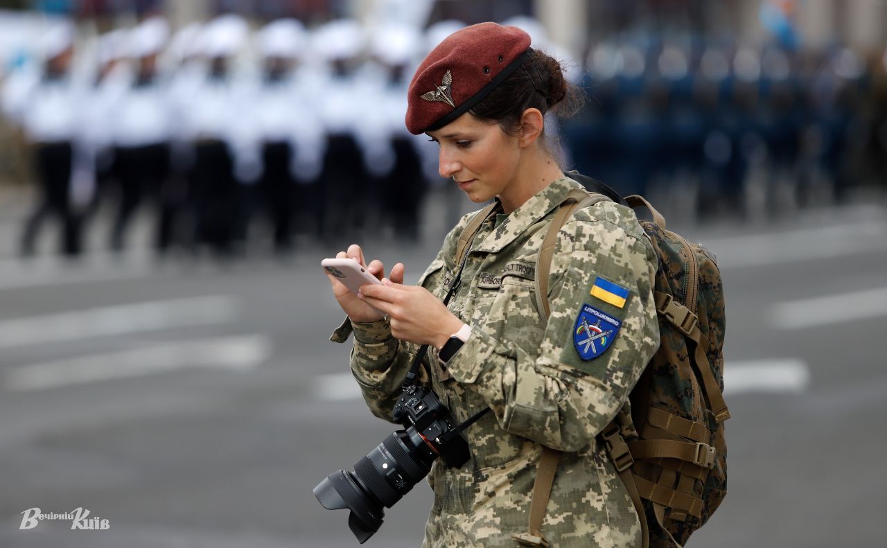 Военный учет женщин - можно ли украинкам выезжать за границу