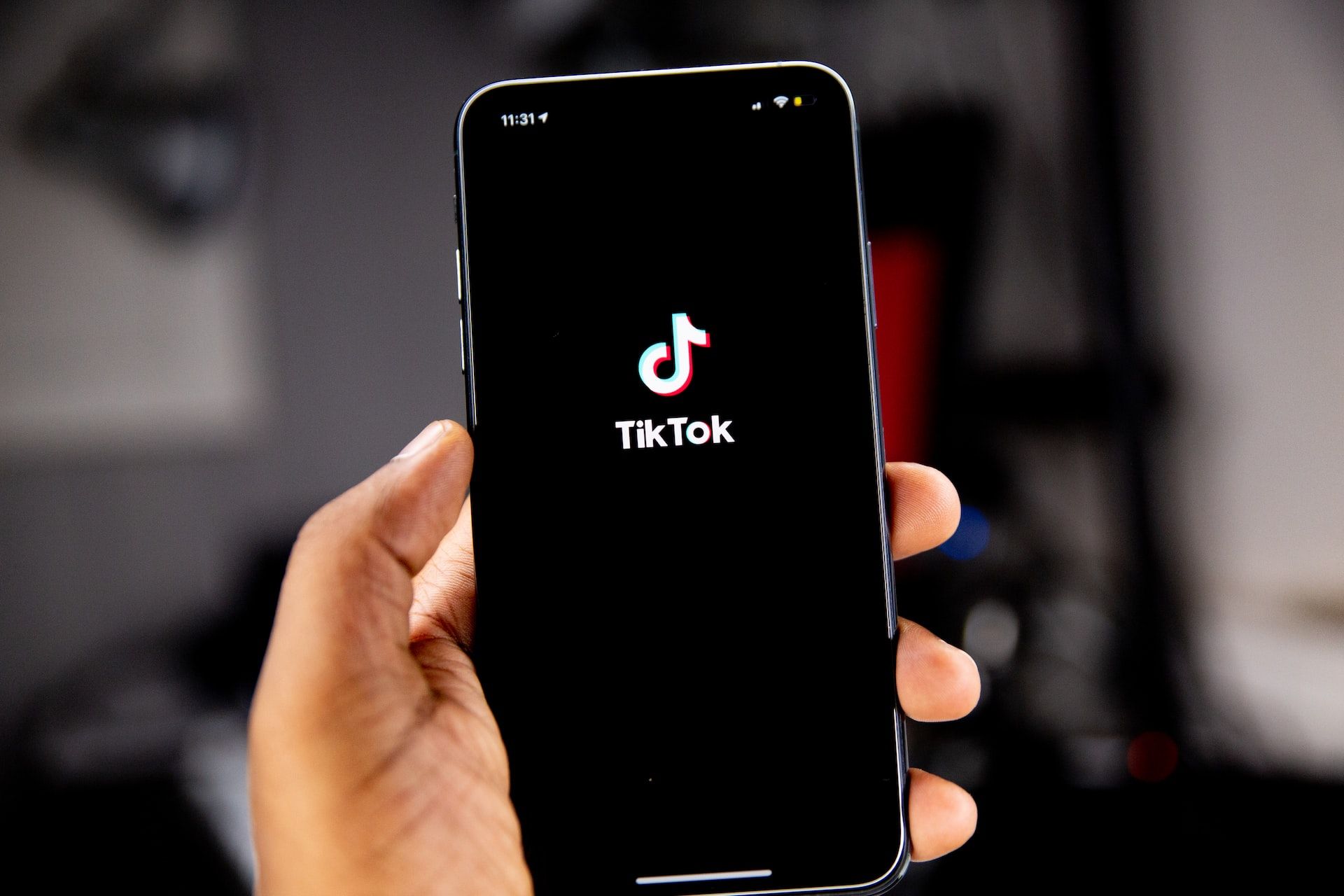 Трекеры TikTok обнаружили по всему интернету