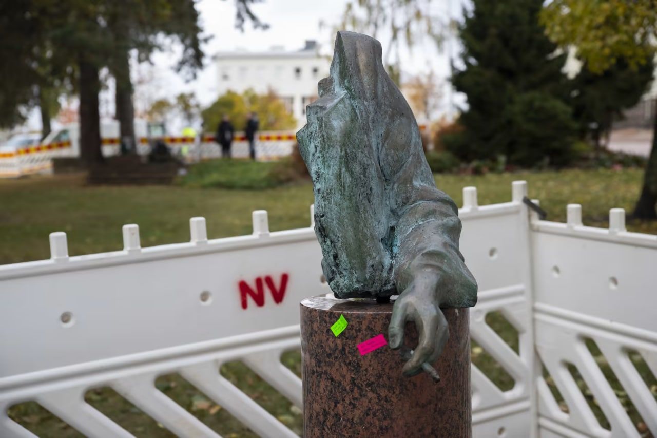 В Финляндии 4 октября 2022 года демонтировали последний памятник Ленину В Финляндии 4 октября 2022 года демонтировали последний памятник Ленину