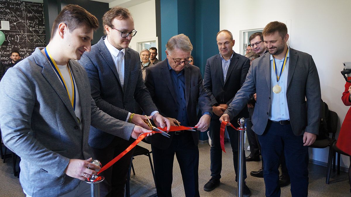 Львовский университет имени Ивана Франко открыл современную IoT-лабораторию для студентов - Техно