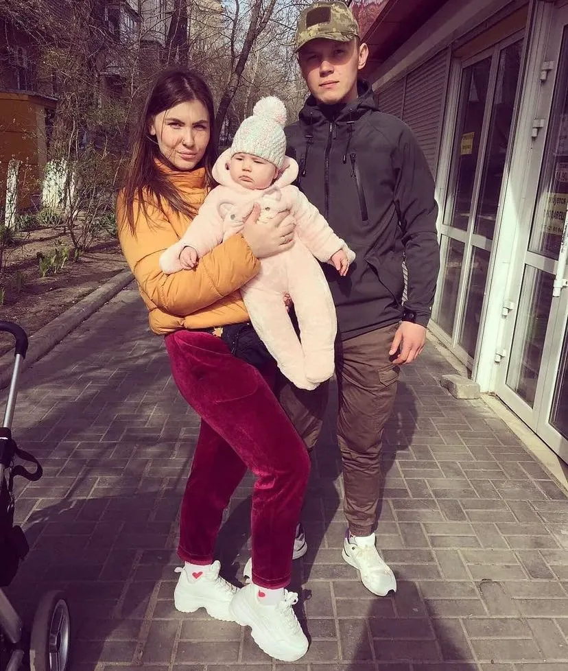 Юлия с мужем и дочерью