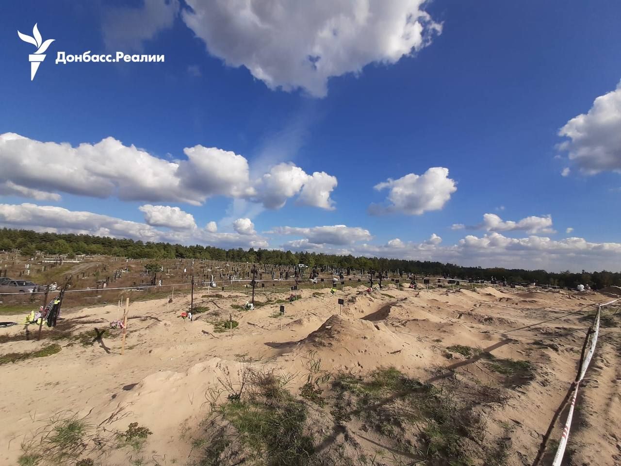 У звільненому Лимані знайшли велику братську могилу У звільненому Лимані знайшли велику братську могилу