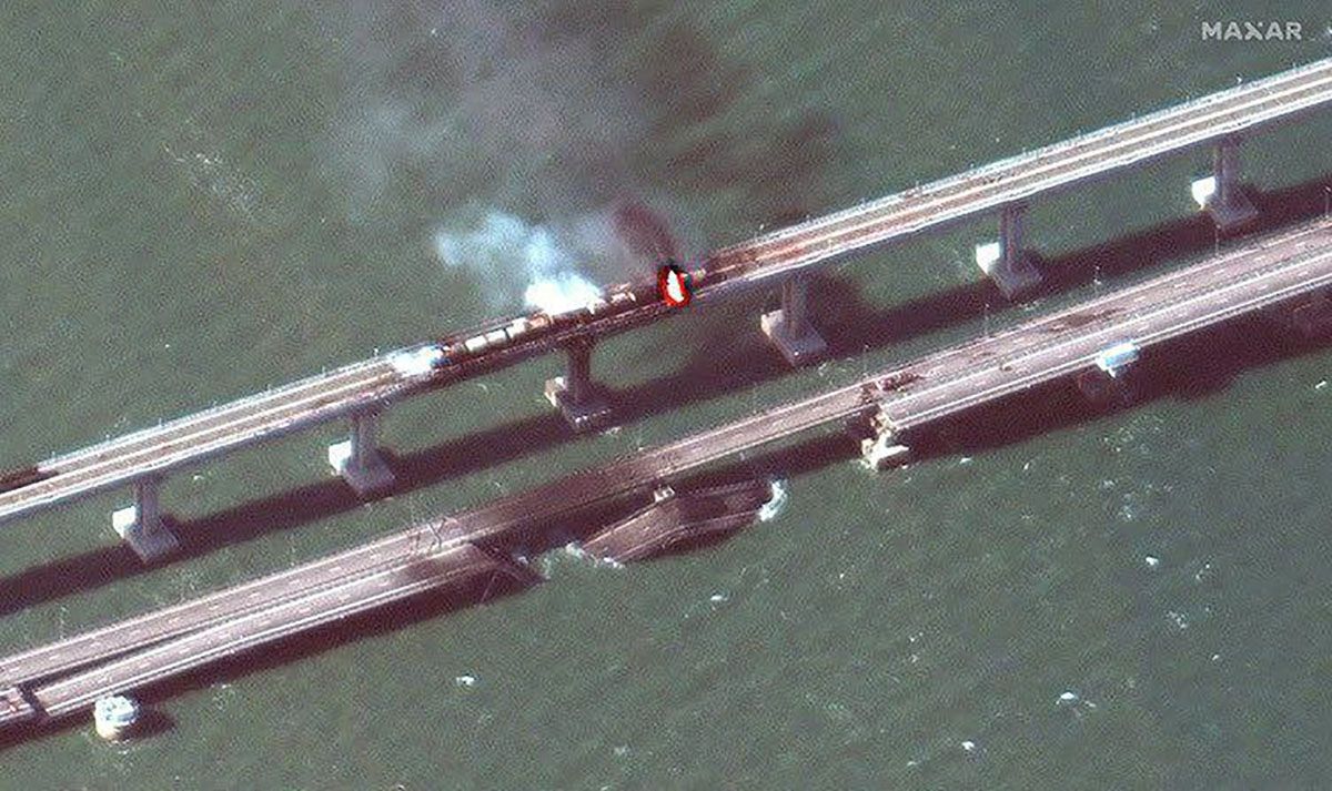Спутниковое фото Керченского моста после взрыва