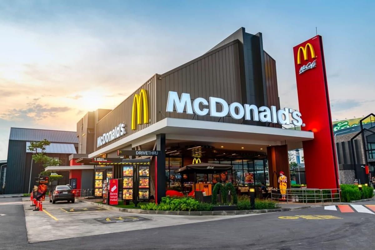 Відкриття McDonald’s в Україні Відкриття McDonald’s в Україні