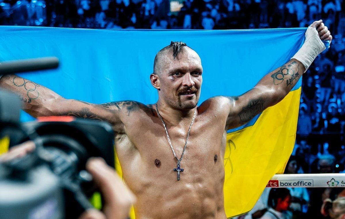 Александр УсикАлександр Усик посетил раненых бойцов в Кривом Роге - видео из госпиталя