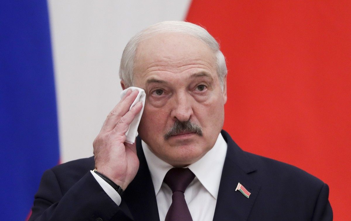 У Лукашенко анонсировали совещание с военными и силовиками на фоне массовых атак по Украине
