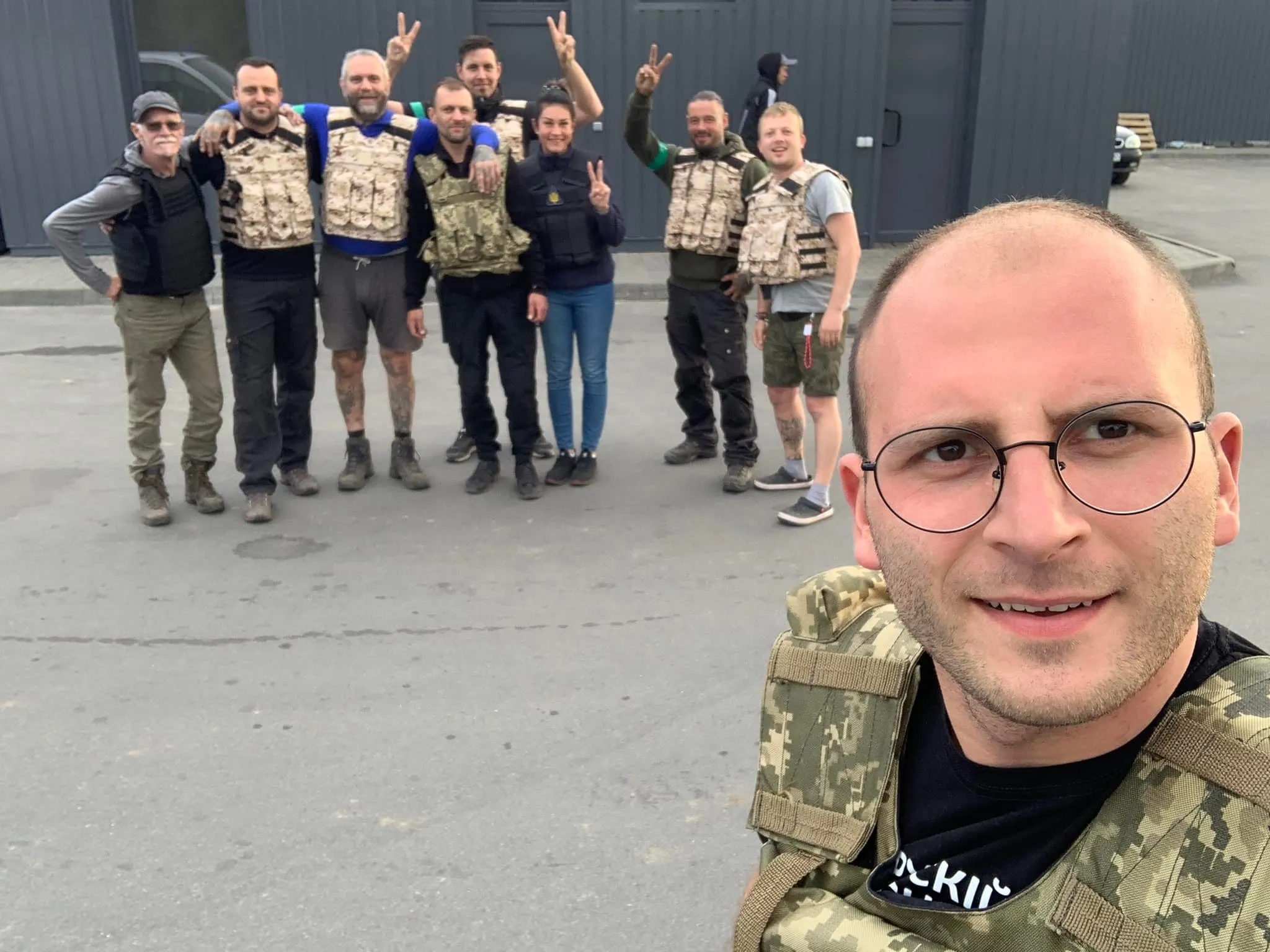 Волонтери у Домівці врятованих тварин з Польщі, Німеччини та США Волонтери у Домівці врятованих тварин з Польщі, Німеччини та США