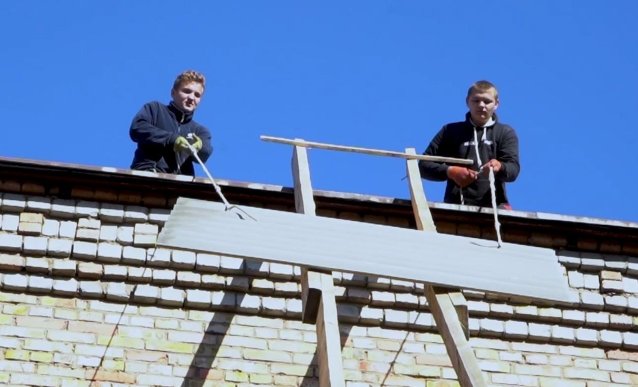 Школи у Миколаєві - мешканці відновили зруйновану Росією школу - 24 канал - Освіта Школи у Миколаєві - мешканці відновили зруйновану Росією школу - 24 канал - Освіта