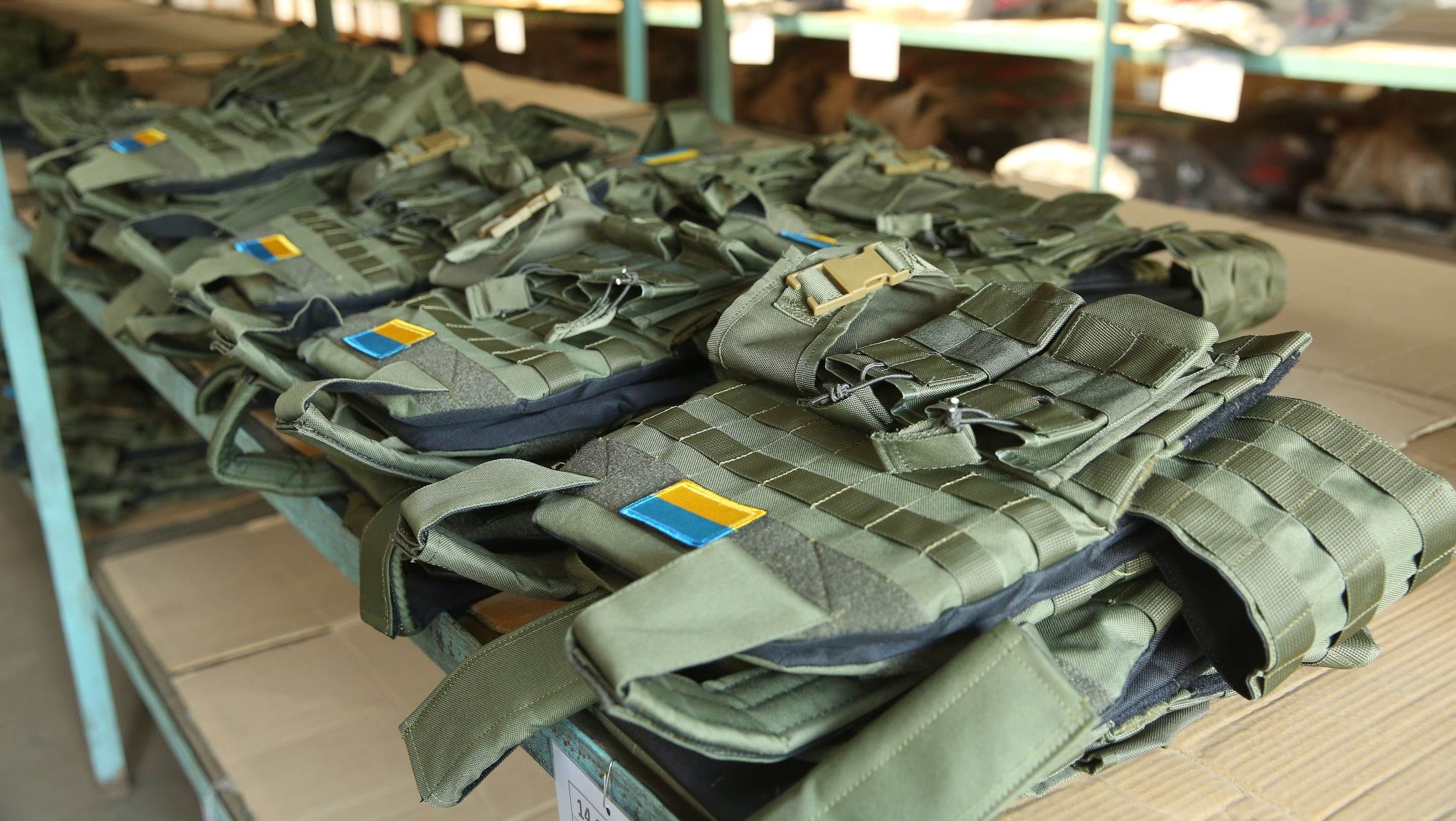 Не планируем останавливаться, – Группа Метинвест передала защитникам Украины 150 тысяч бронежилетов Не планируем останавливаться, – Группа Метинвест передала защитникам Украины 150 тысяч бронежилетов