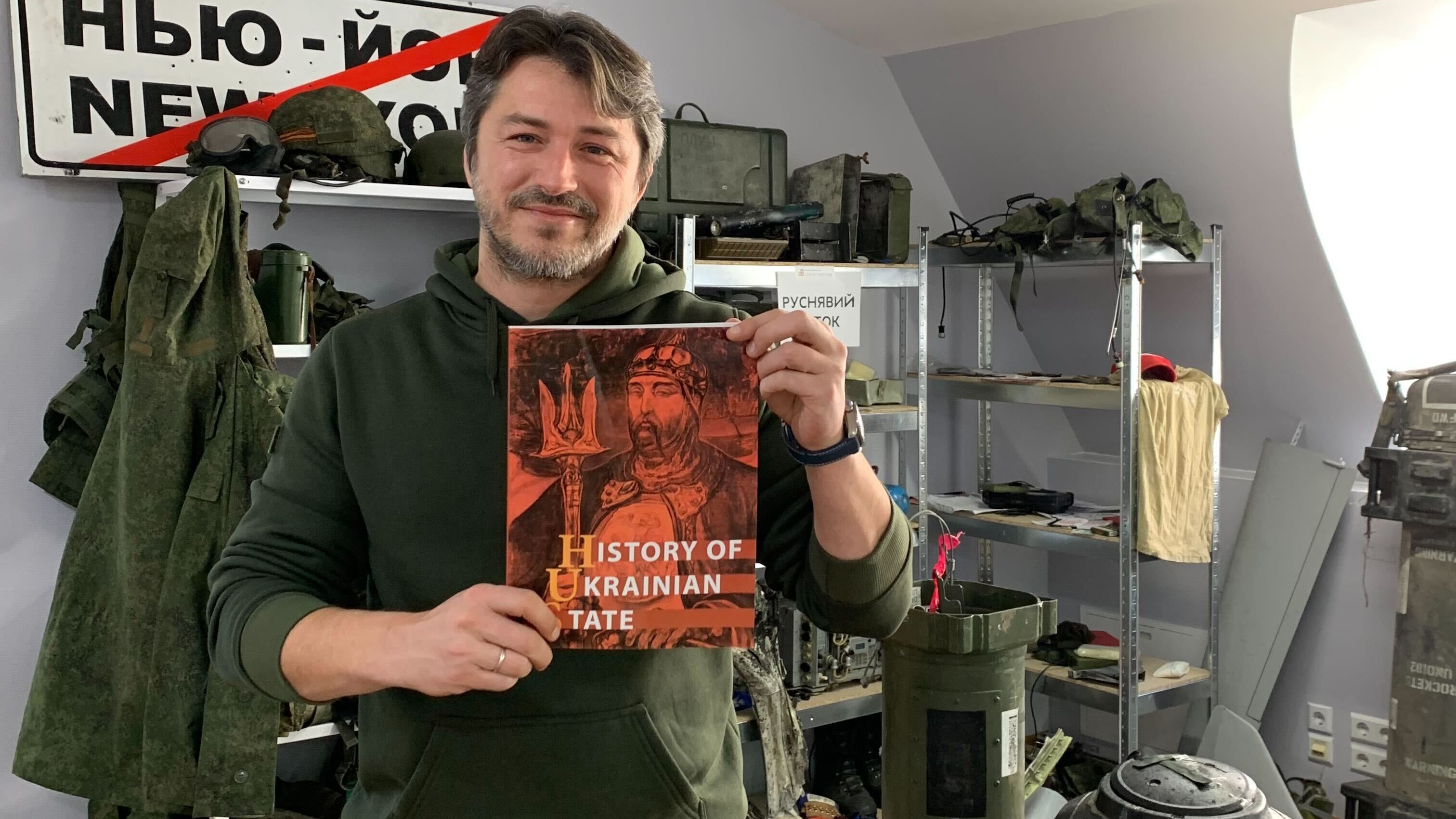 Скандал з Ілоном Маском - Притула надіслав йому книжку з історії