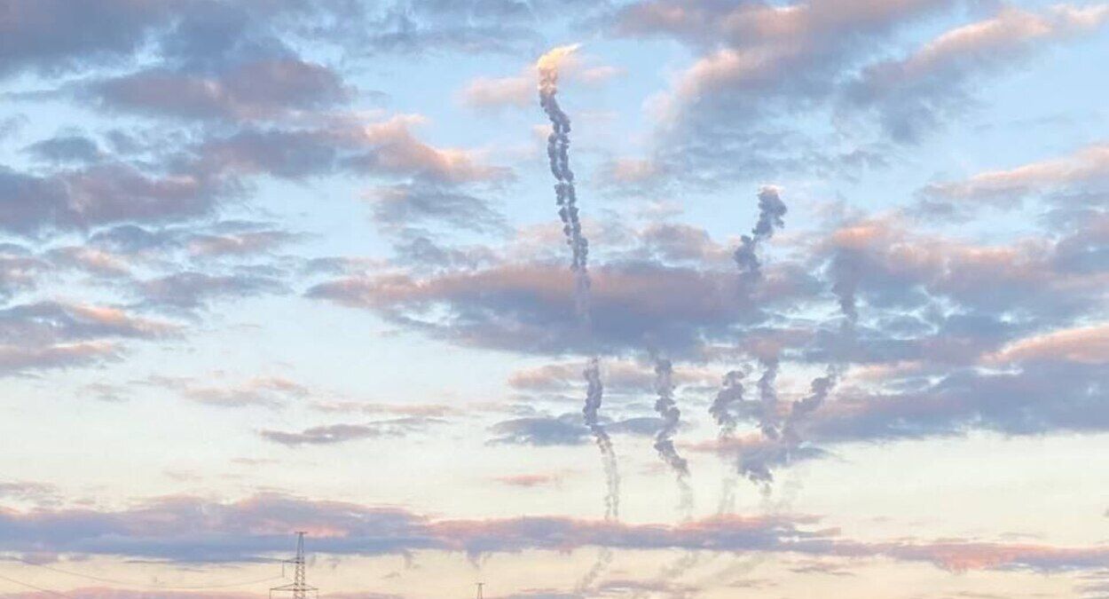 Вибухи у Бєлгороді 12 жовтня - росіяни говорять про роботу ППО, місцеві нажахано втікають- 24 Канал Вибухи у Бєлгороді 12 жовтня - росіяни говорять про роботу ППО, місцеві нажахано втікають- 24 Канал