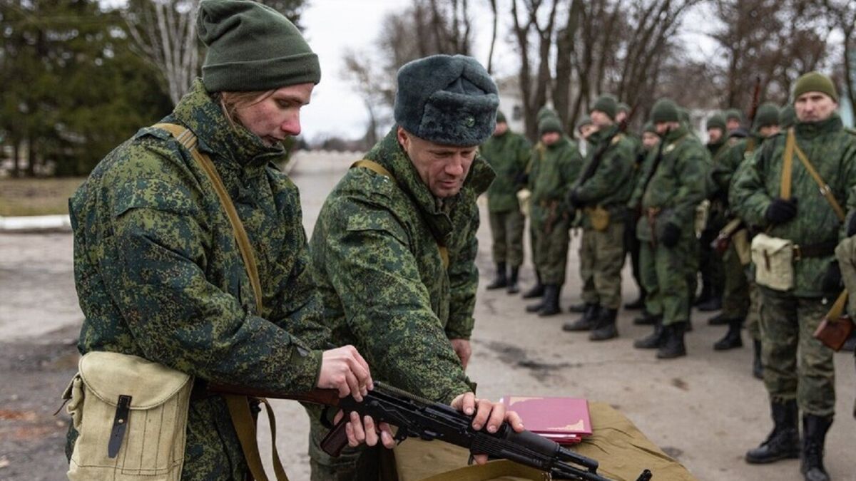 У зону бойових дій прибувають свіжі "мобіки"