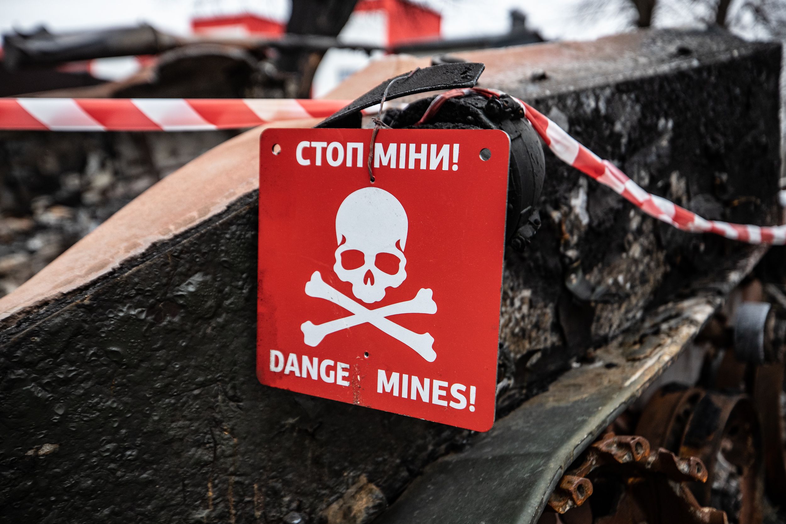 Харьковщина - на Изюмщине на мине взорвались 4 человека