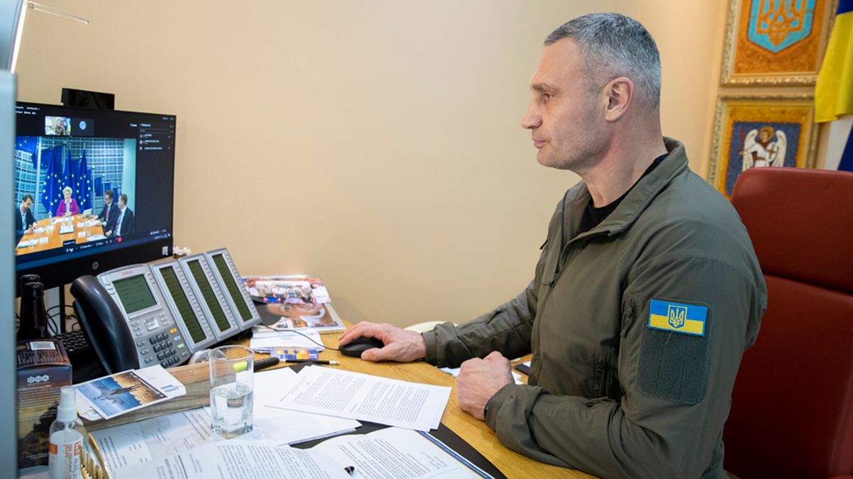 Кличко взяв участь у зустрічі мерів Eurocities з Урсулою фон дер Ляєн: про що говорили Кличко взяв участь у зустрічі мерів Eurocities з Урсулою фон дер Ляєн: про що говорили