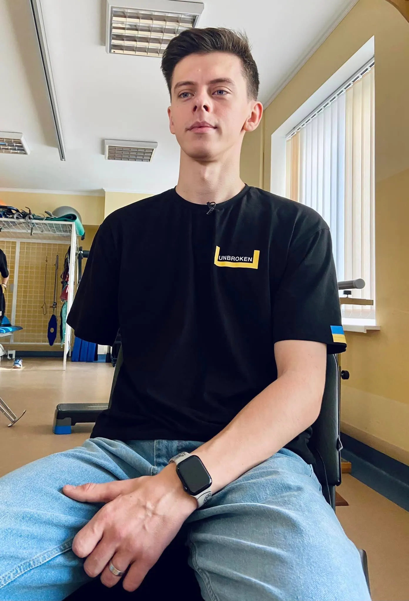 Сергей потерял на войне правую руку Сергей потерял на войне правую руку