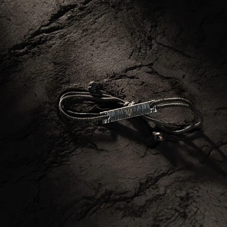 Для поддержки Украины продают символические браслеты Для поддержки Украины продают символические браслеты