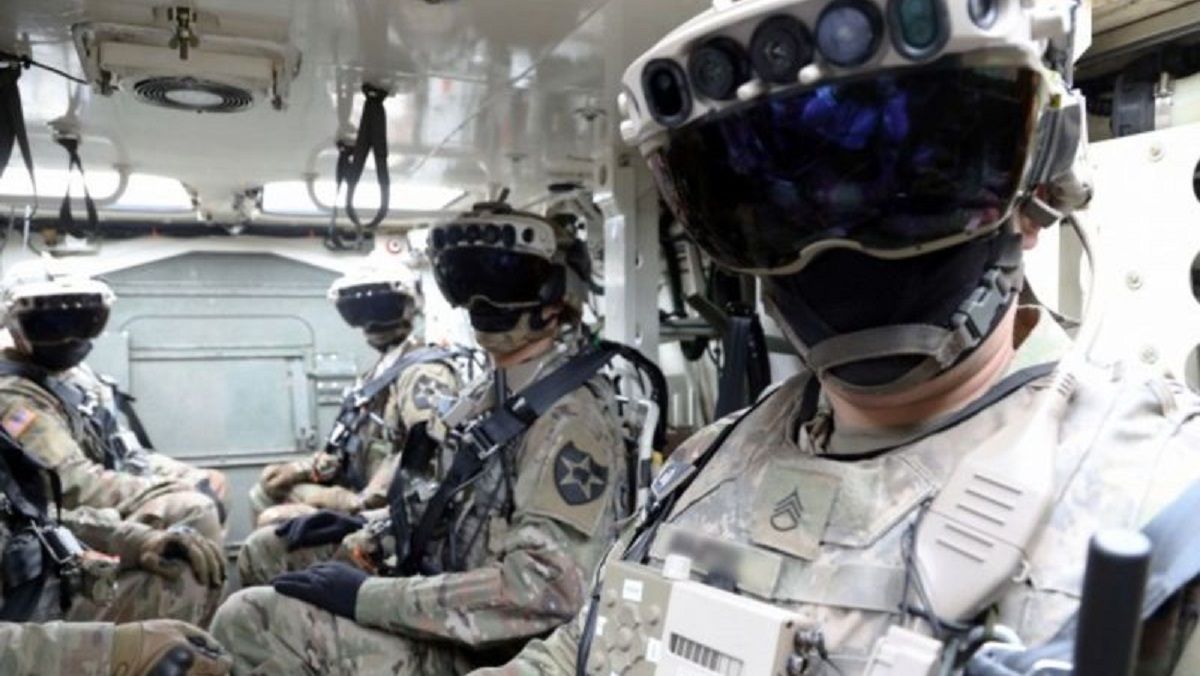 Microsoft HoloLens викликають у військових головний біль, нудоту та інші симптоми